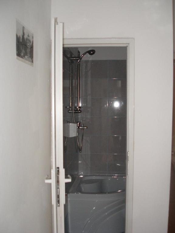 Kretan Hostel Bukarest Rum bild